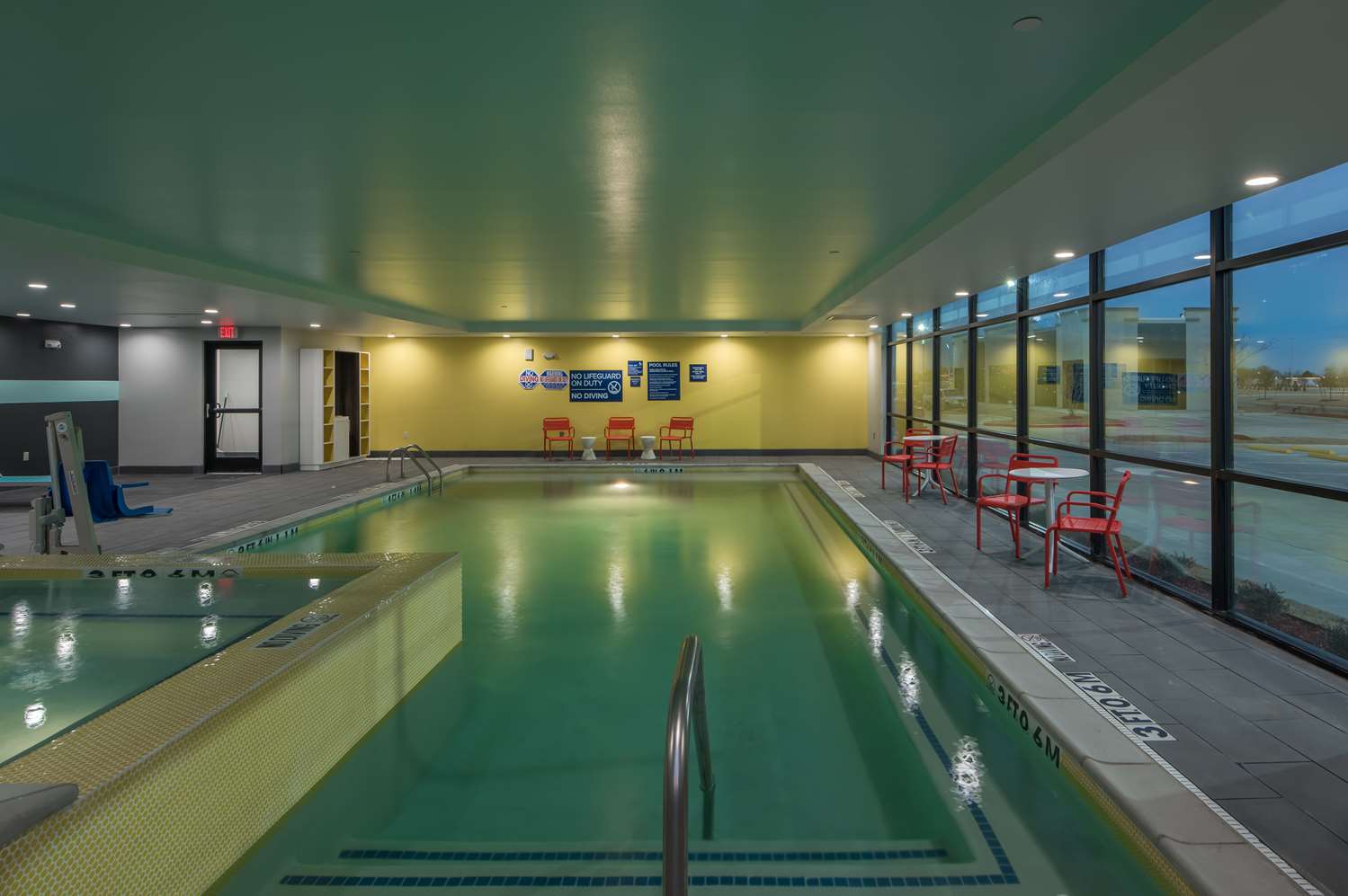 swimming pool spa