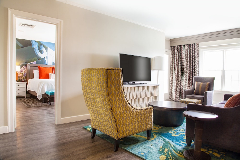 Hotel Indigo Atlanta Vinings 54/83