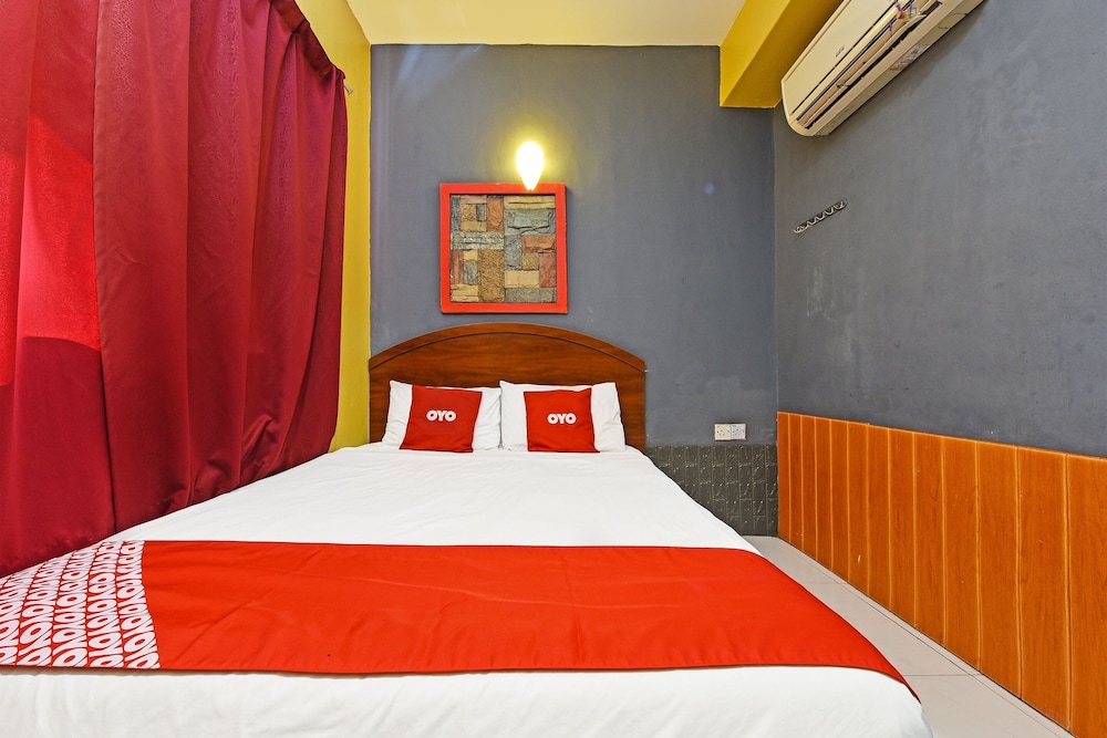 OYO 89656 Melati Hotel Nilai 13/28
