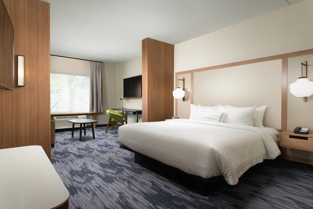 Fairfield Inn and Suites Athens Marriott 12/46