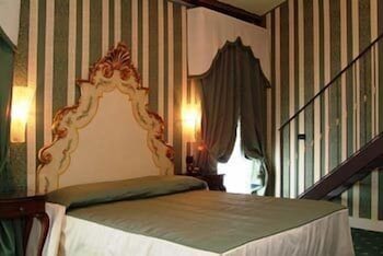 BELLE EPOQUE 8/36
