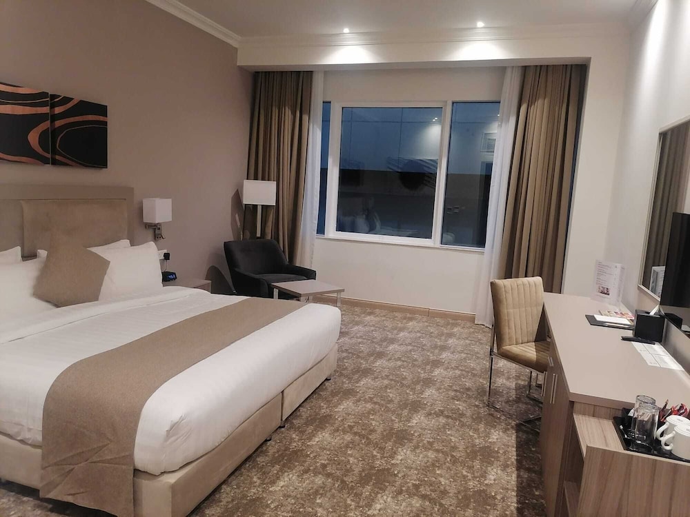 Gloria Hotel and Suites 9/28