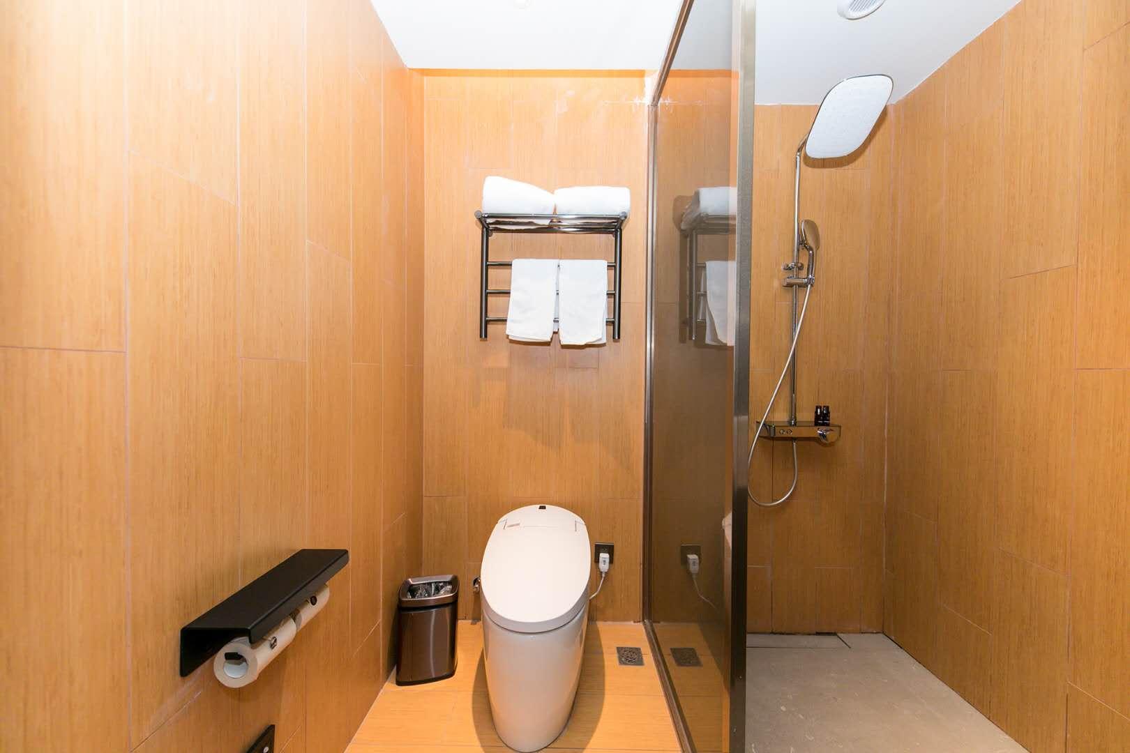 JI Hotel (Hangzhou West Lake Hubin Pedestrian Street) 30/34