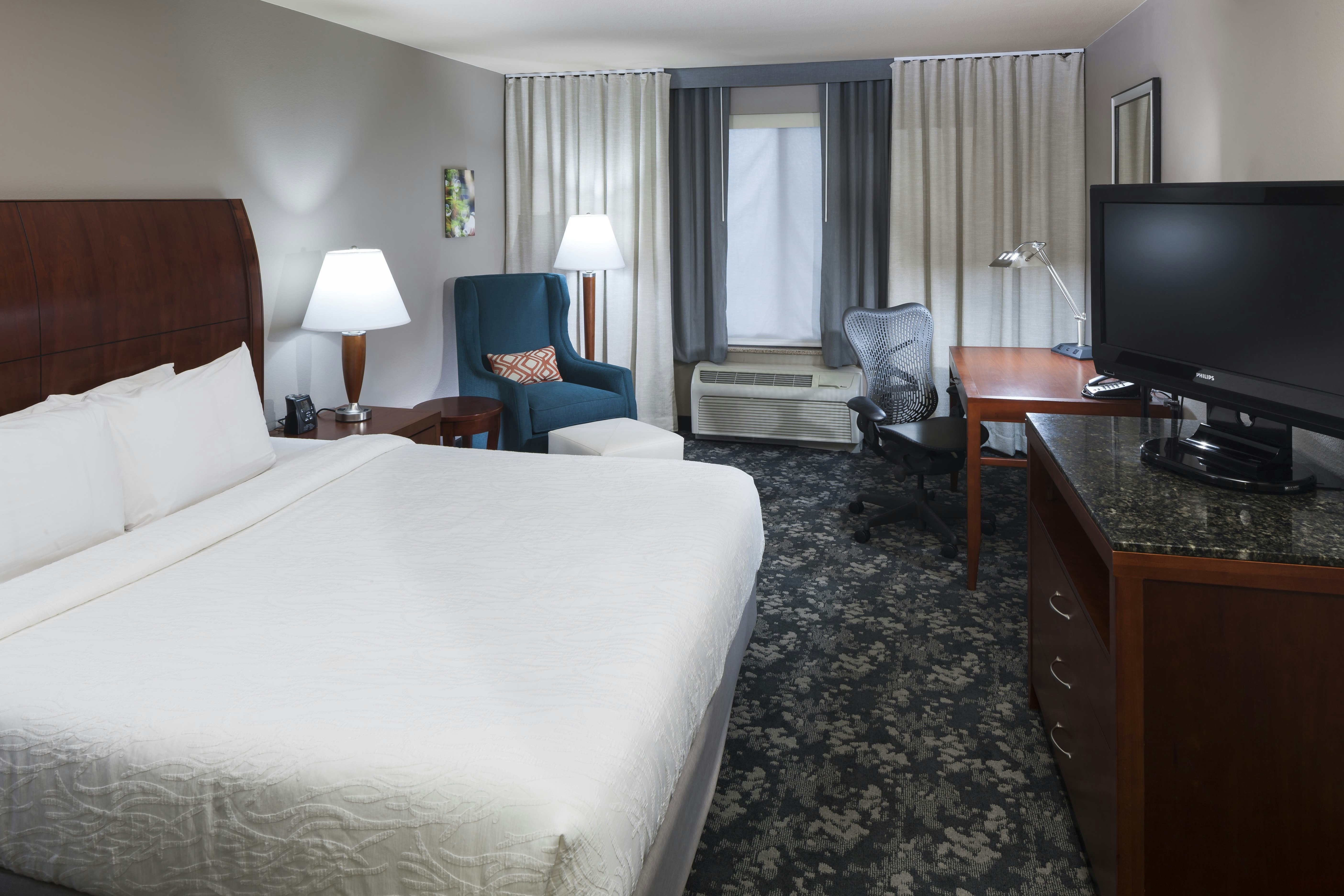ROOM, KING BED, CORNER, ACCESSIBLE
