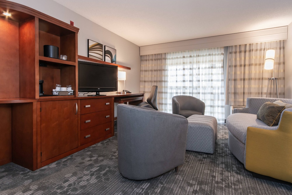 Courtyard by Marriott Charlotte Lake Norman 27/40
