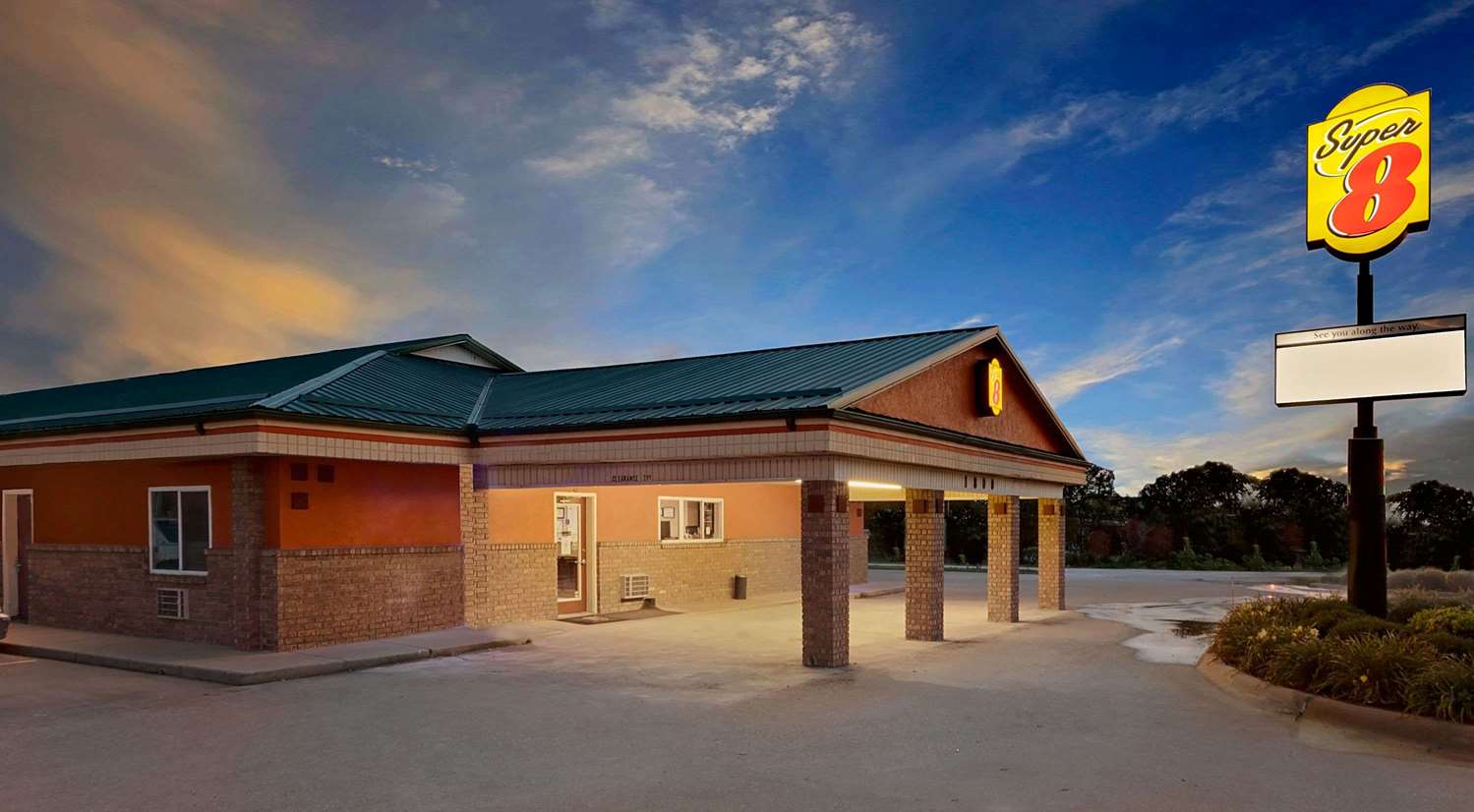 Super 8 By Wyndham Siloam Springs 2/20