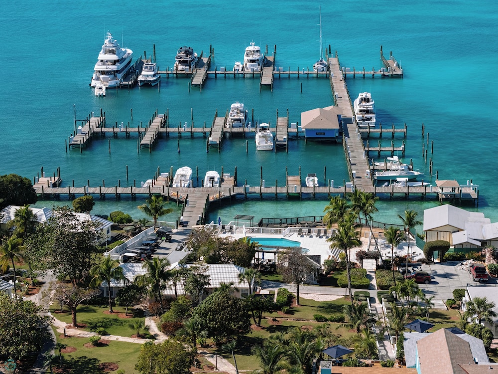 Romora Bay Resort Marina 1/50