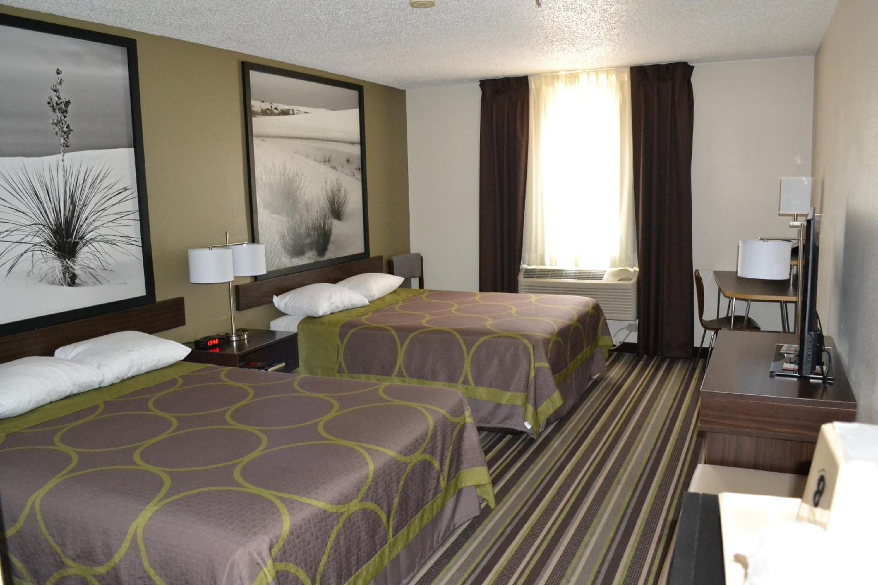 Room, Queen Bed, Accessible