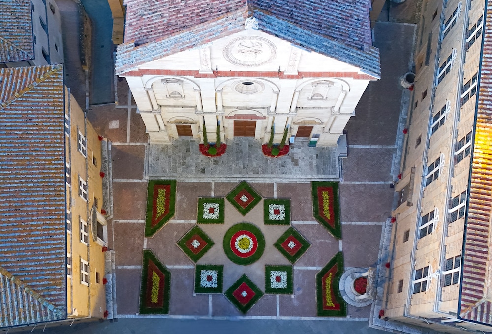 B B Rossellino City View 37/50