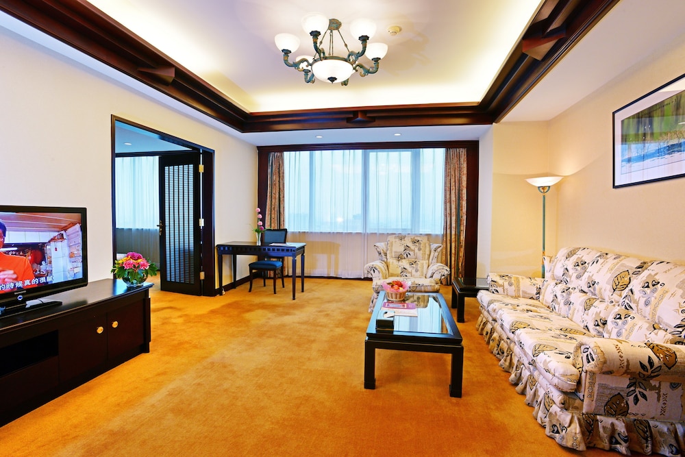 GUANGZHOU NEW CENTURY HOTEL 53/65