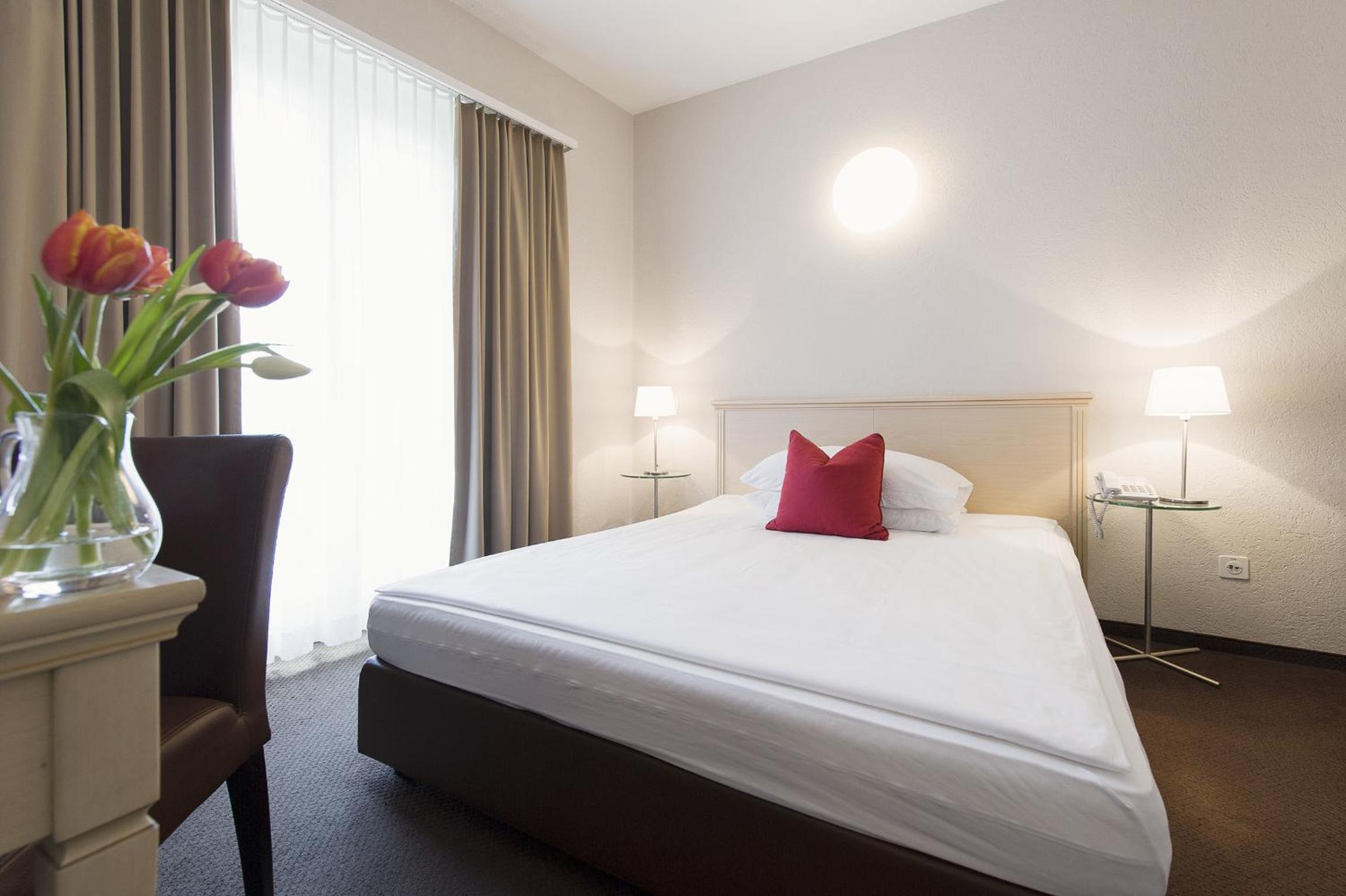 غرفة بسرير مزدوج أو سريرين منفصلين، Neufeld Hotel 3/10