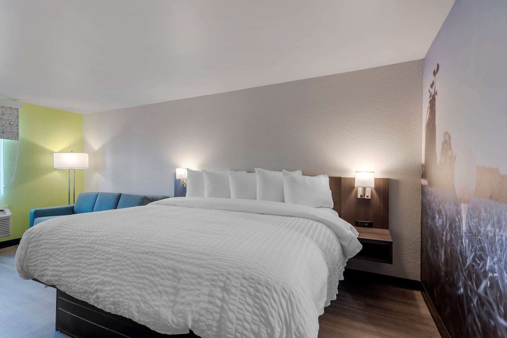 Clarion Pointe McDonough 14/43