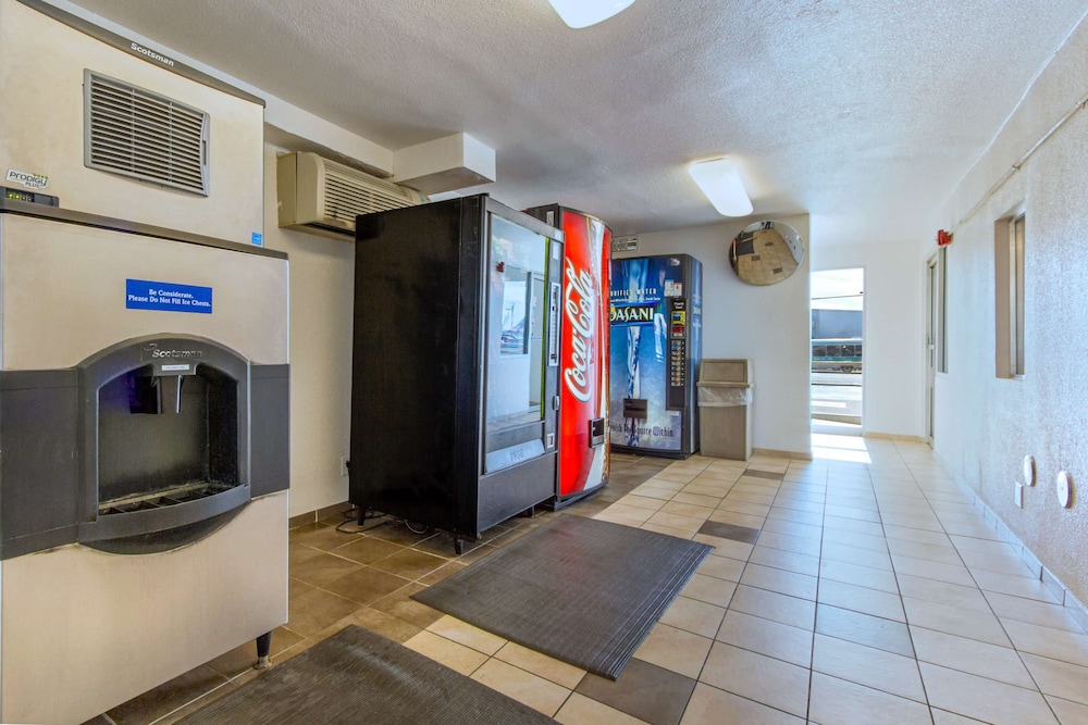 Motel6 Phoenix, AZ - North Bell Road 39/46