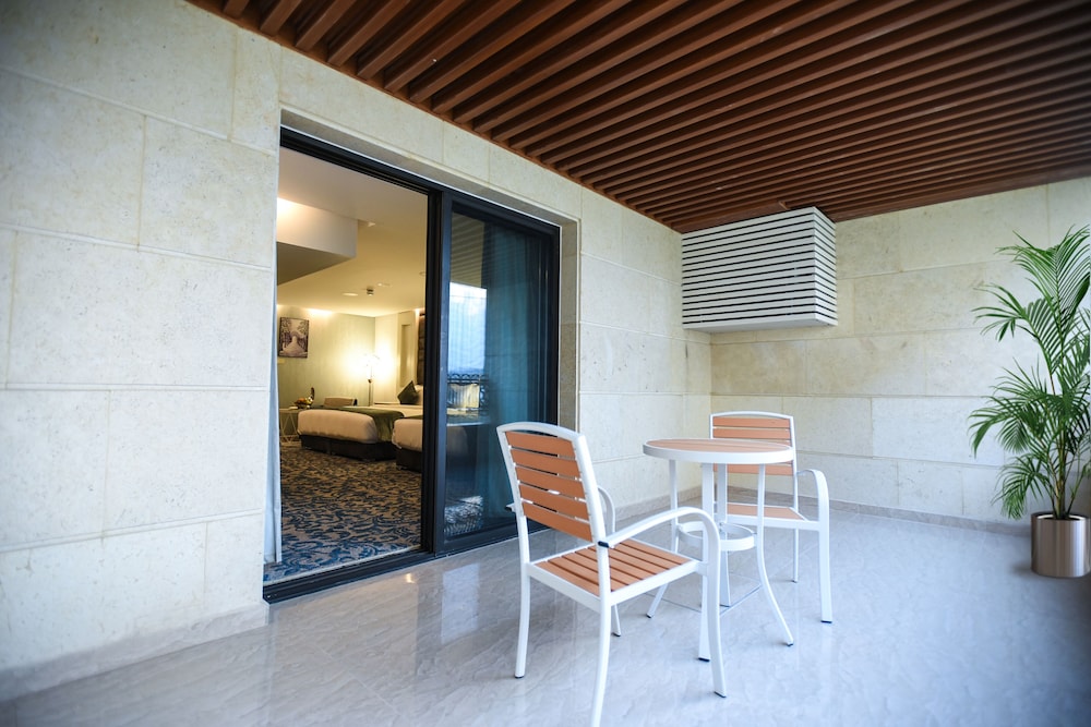 OPAL HOTEL 27/50