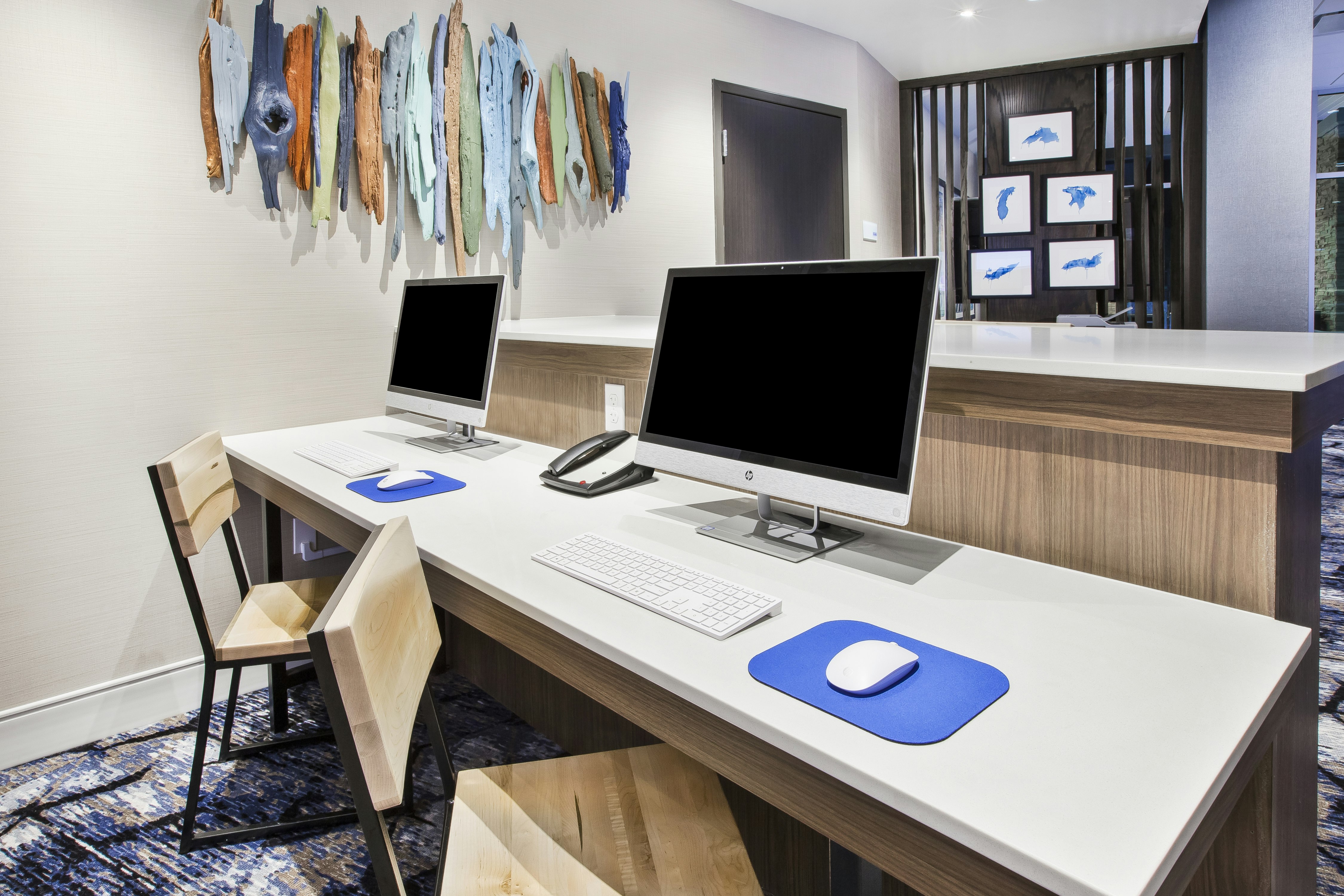 HOLIDAY INN EXPRESS & SUITES OKEMOS - UNIVERSITY AREA 33/41