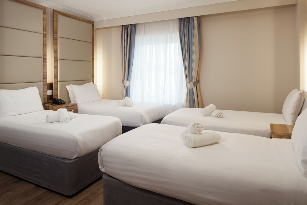 Royal Eagle Hotel 23/66