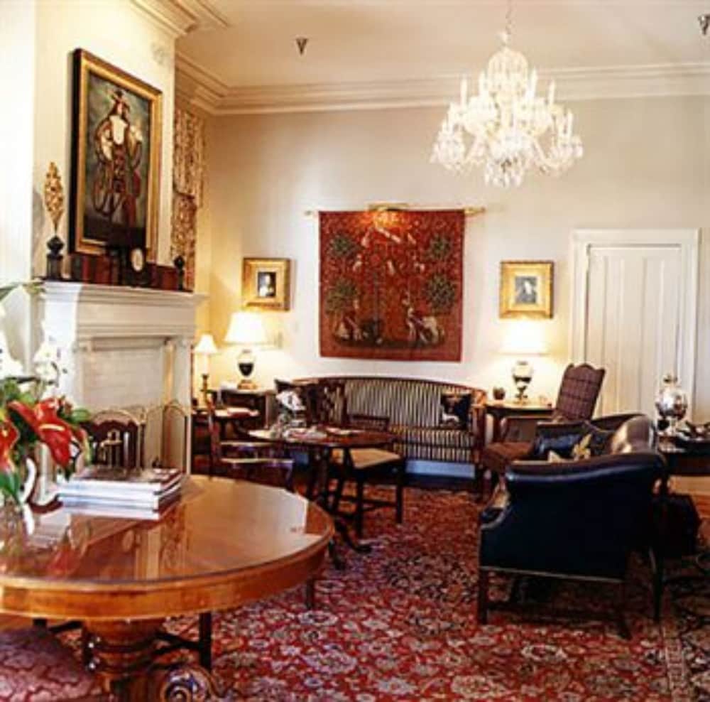 1842 Inn 50/74