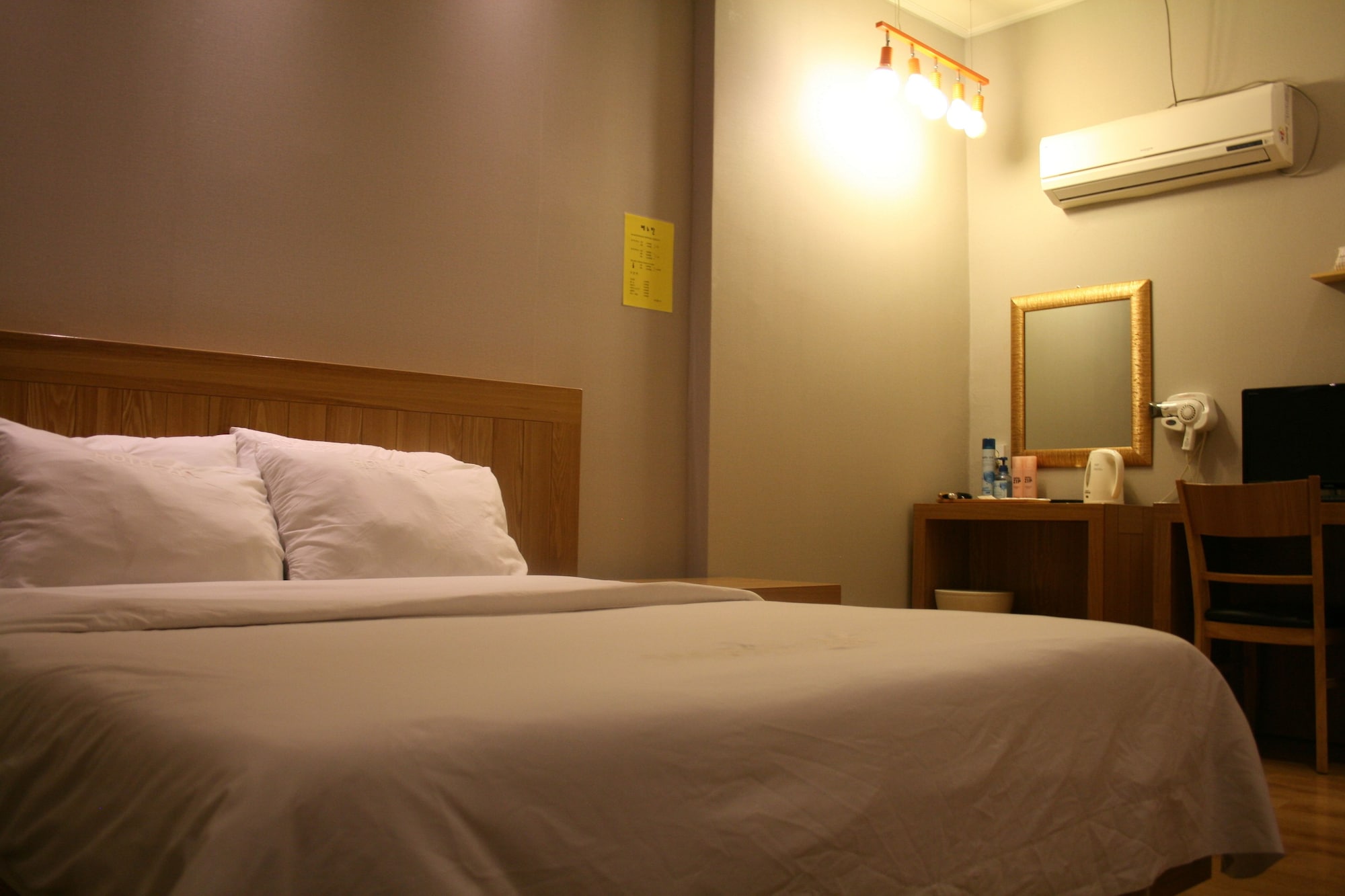 غرفة قياسية بسرير كوين، Zip Hotel 4/5