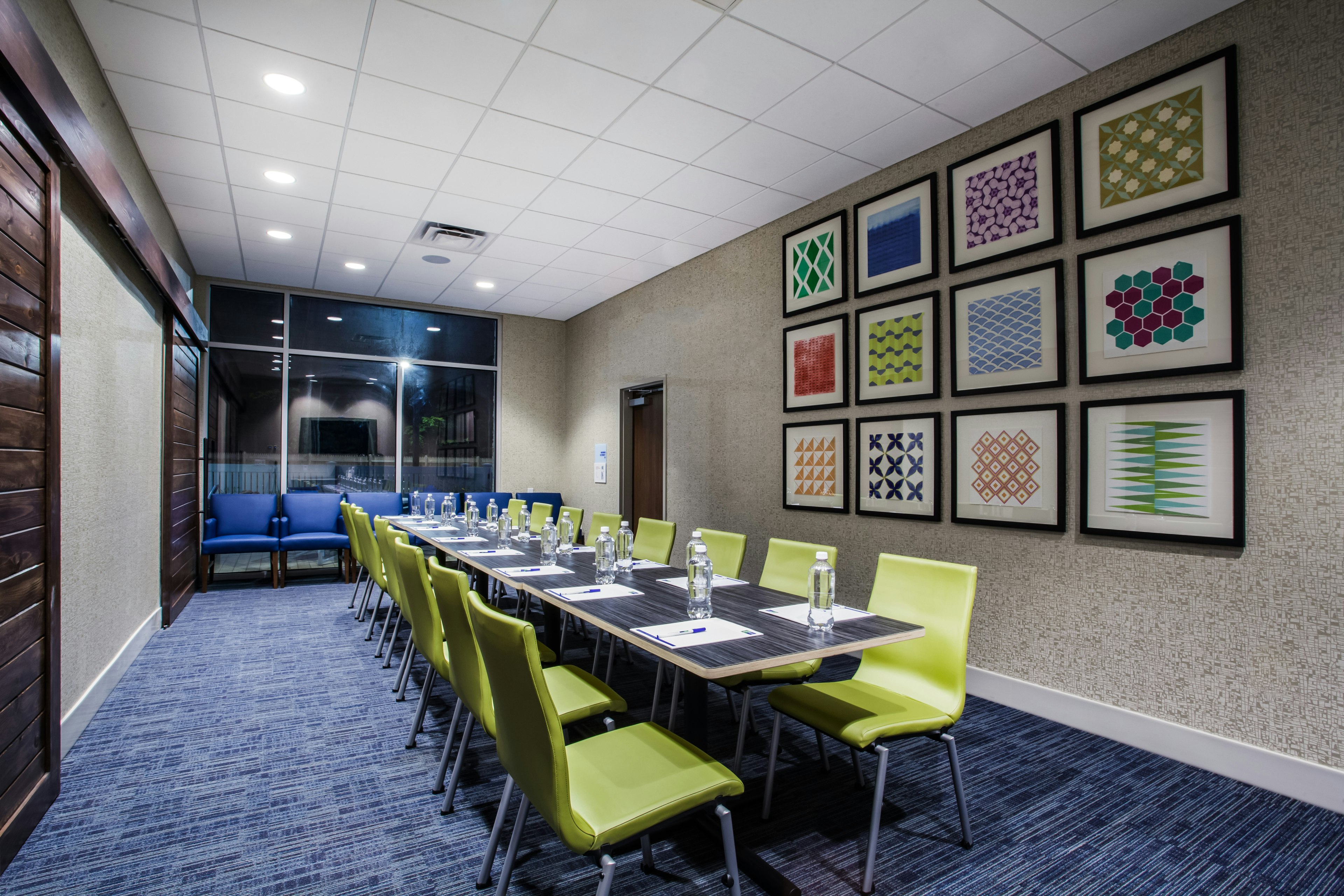 Holiday Inn Express & Suites Queensbury - Lake George Area 68/71