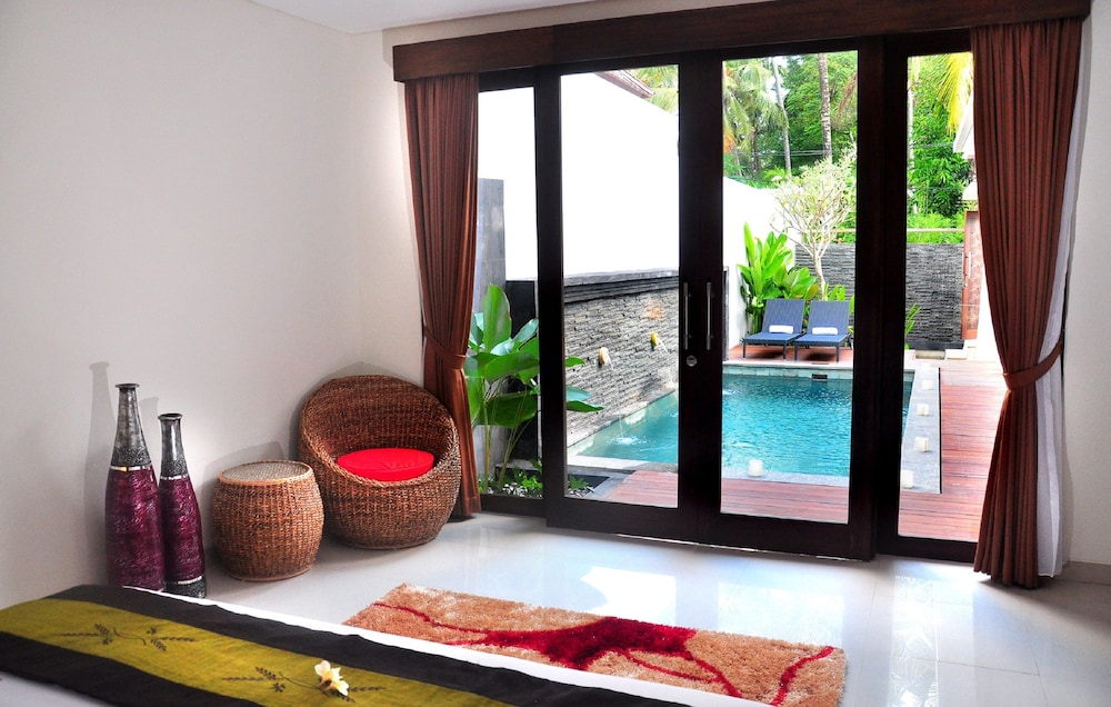 Kakul Villas & Suites 64/82
