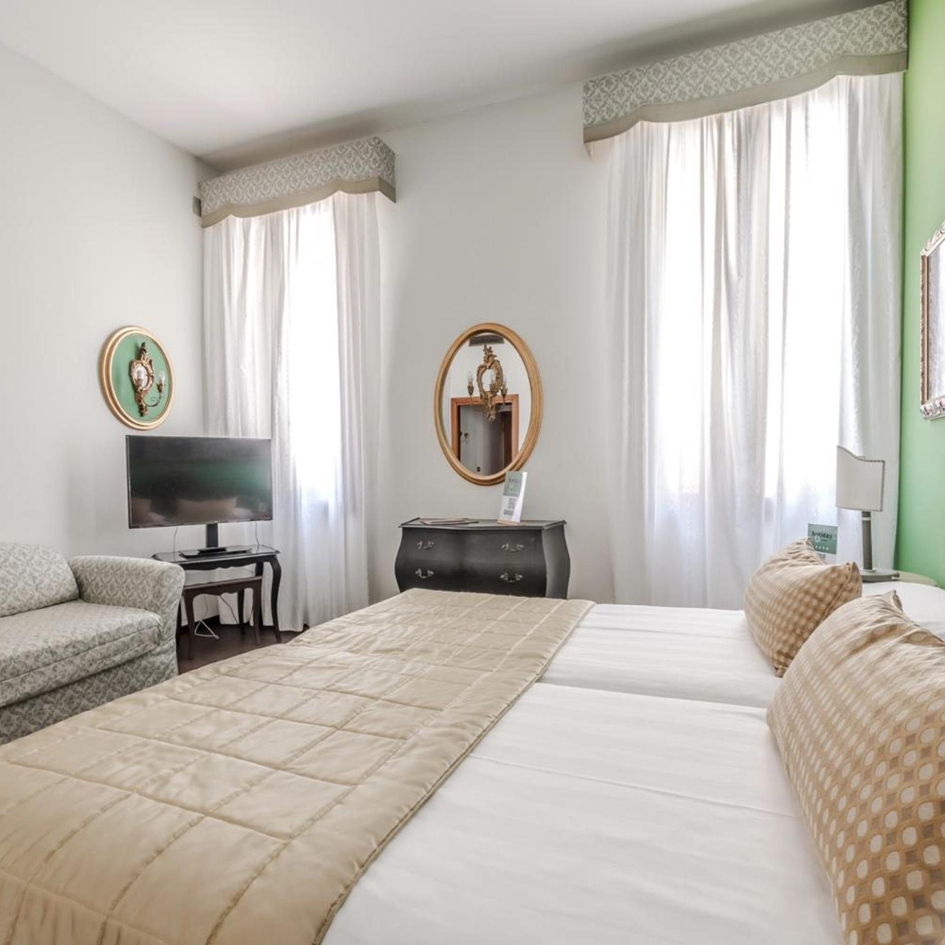 HOTIDAY Room Collection - Venezia Santa Lucia 23/50