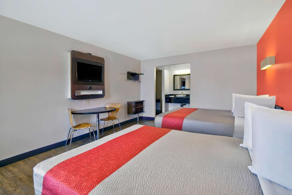 Motel6 Victorville, CA - Apple Valley 13/49