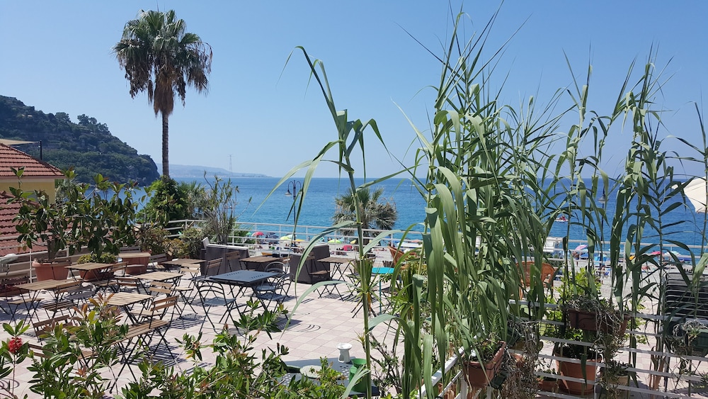 Le Sirene Scilla 30/63