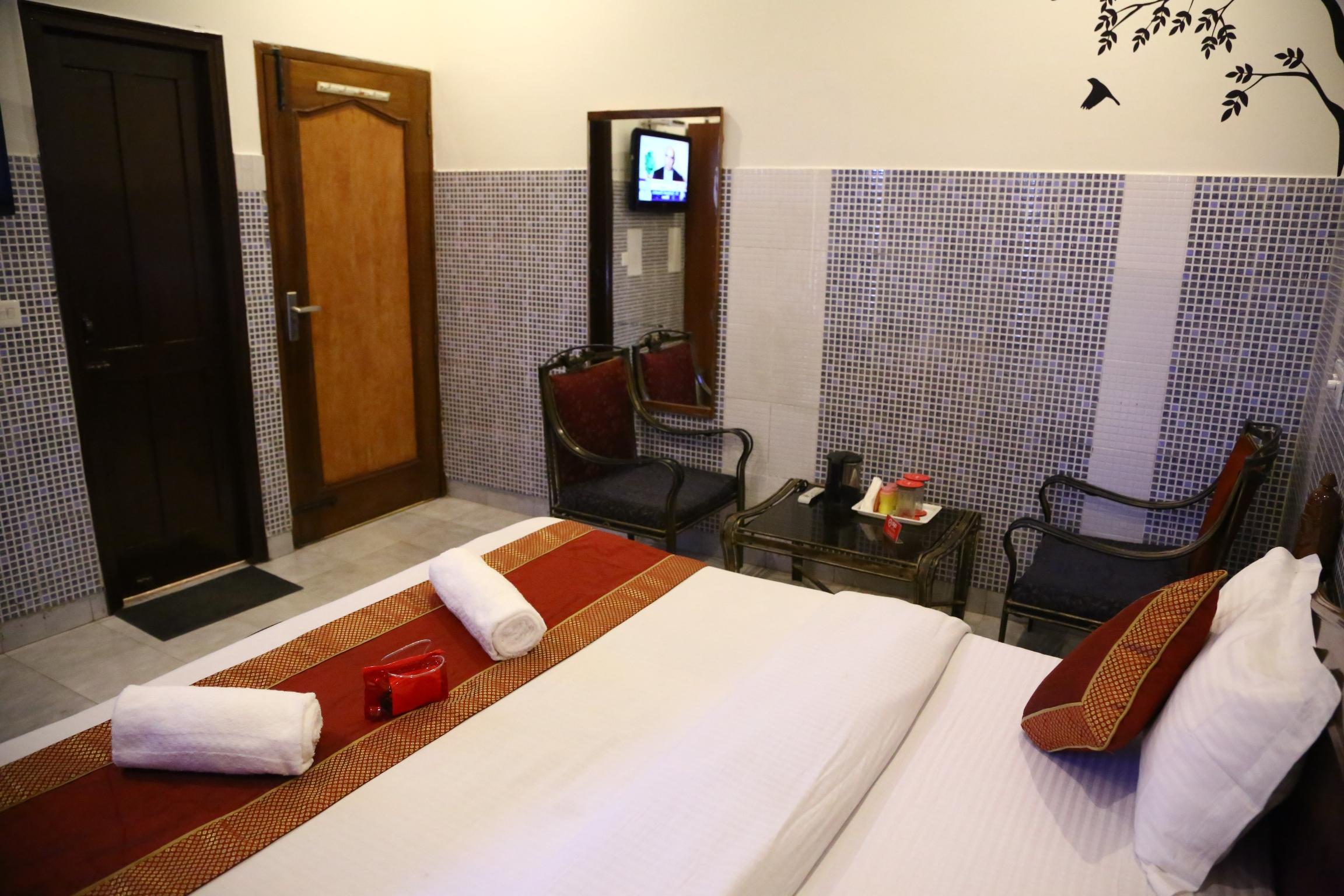 HOTEL CITY PLAZA 7 10/17