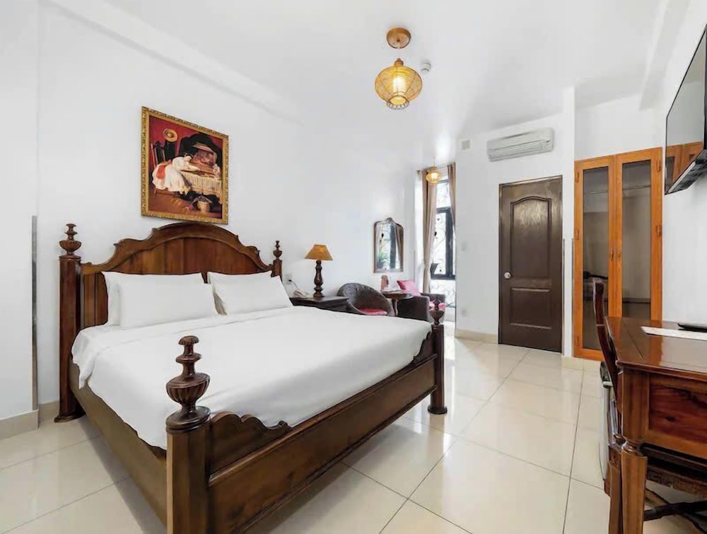 DELUXE, DOUBLE BED, GARDEN VIEW