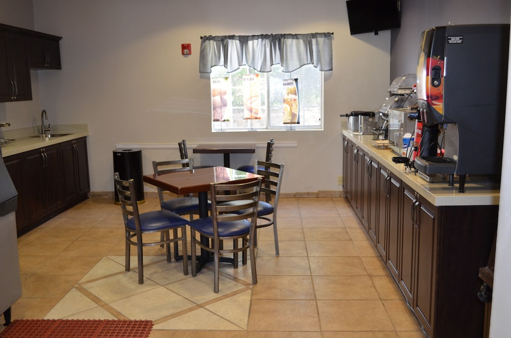 Microtel Inn &amp; Suites by Wyndham Union City/Atlanta Airport 25/37