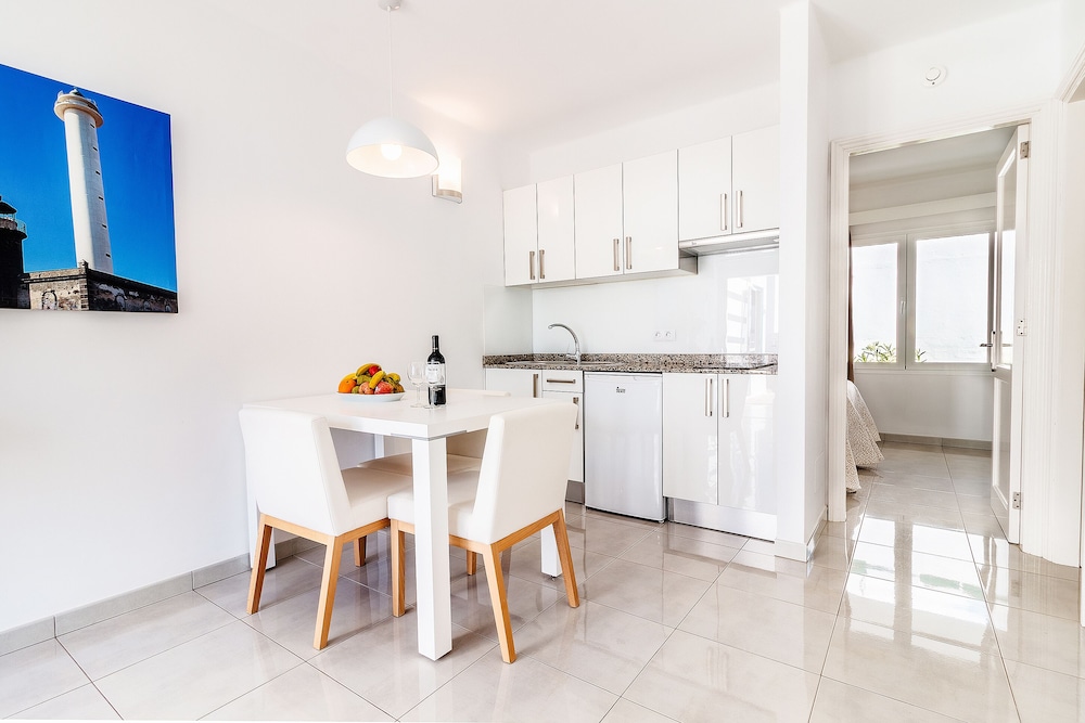 Apartamentos LIVVO Oasis 57/70