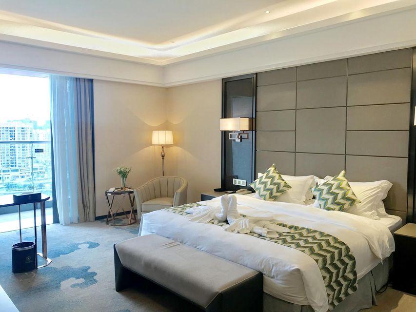 Scenic, Deluxe, King Bed, Panoramic River View, Balcony, Corner