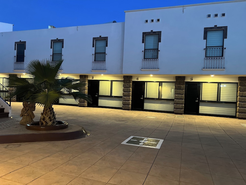 QA Hotel 42/50