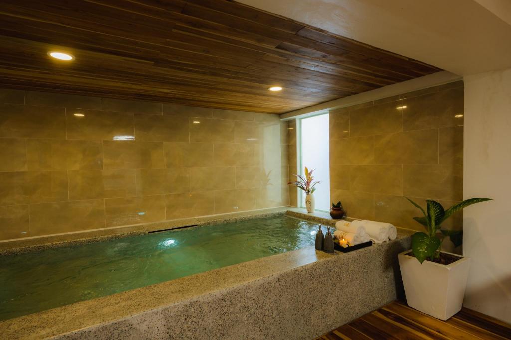 Mybanlao Hotel 24/50