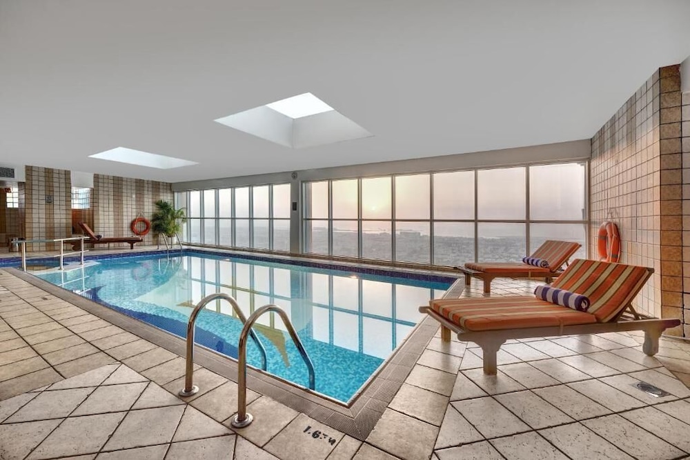 swimming pool spa