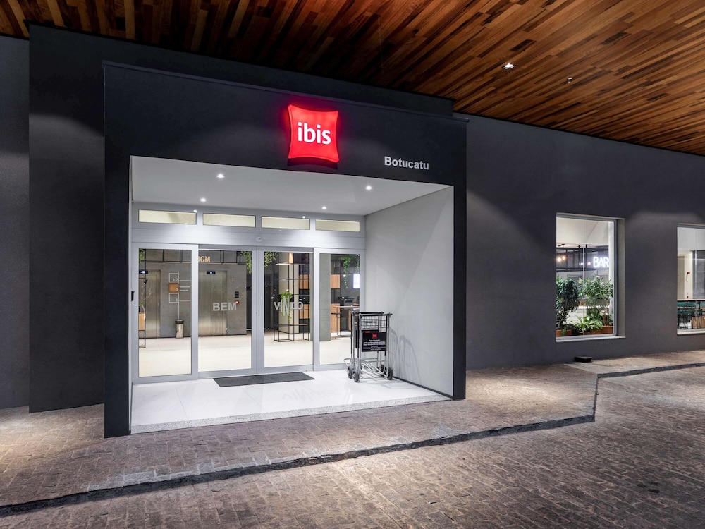 Ibis Botucatu 45/50