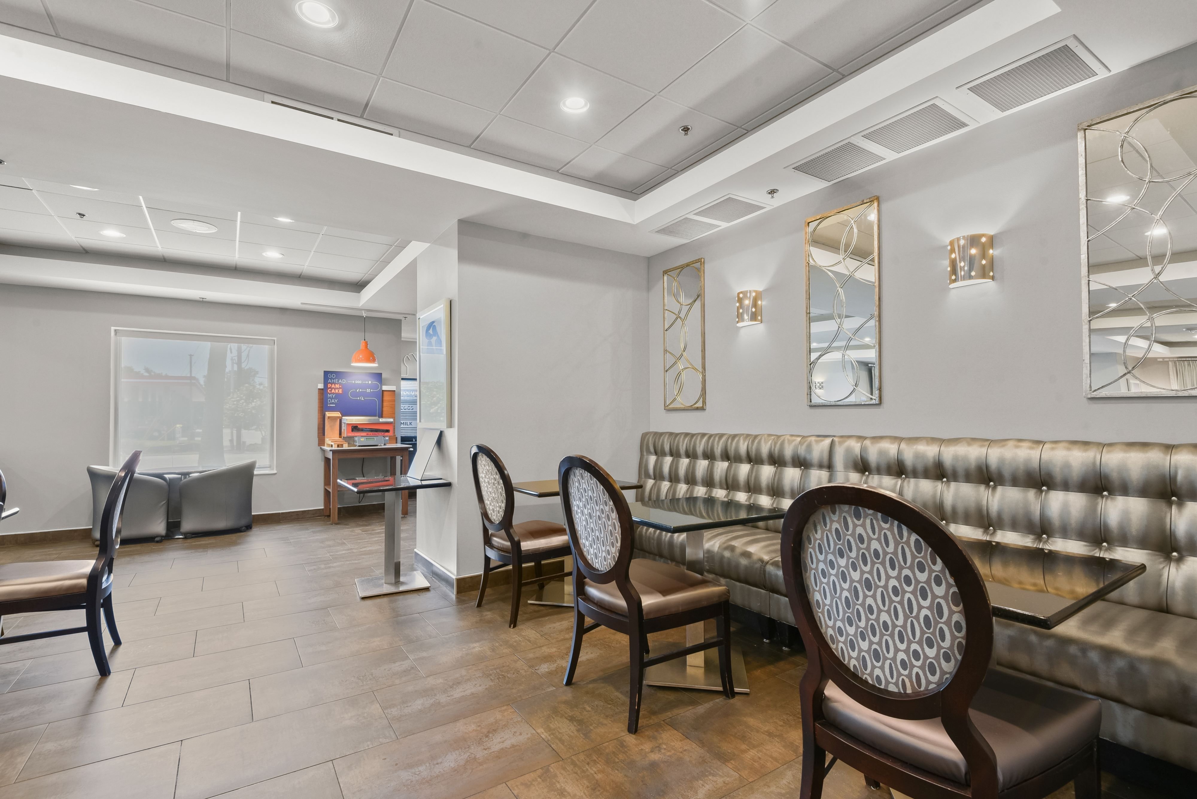 Holiday Inn Express Hotel And Suites Gonzales 48/71