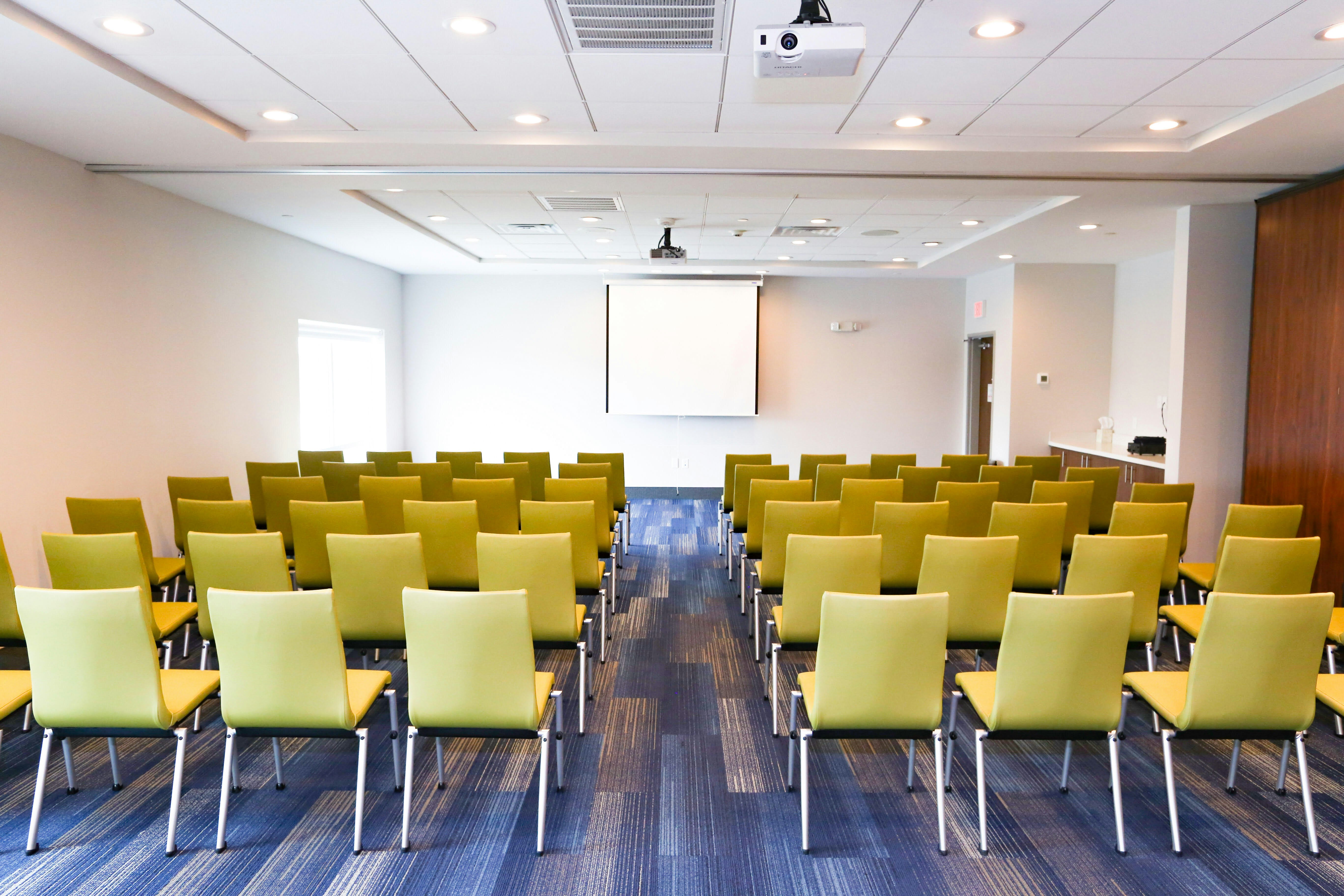 Holiday Inn Express Suites Houston Iah Beltway 8 58/65