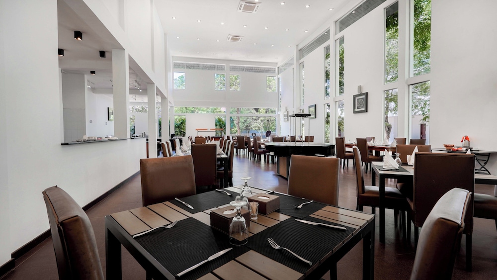 Grand Tamarind Lake Hotel 41/57