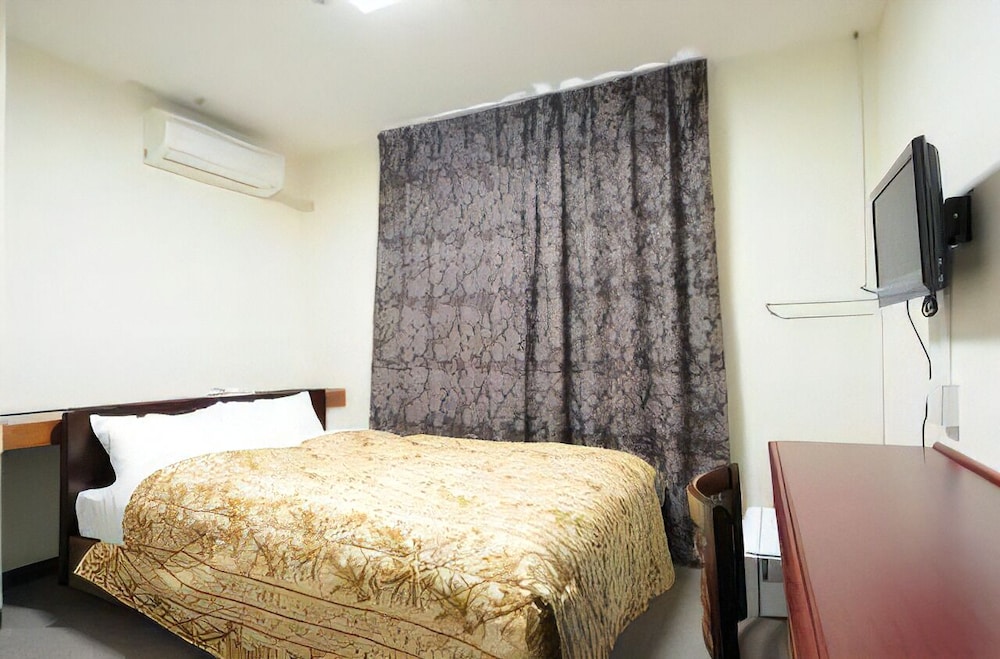 ROOM, SEMI DOUBLE BED