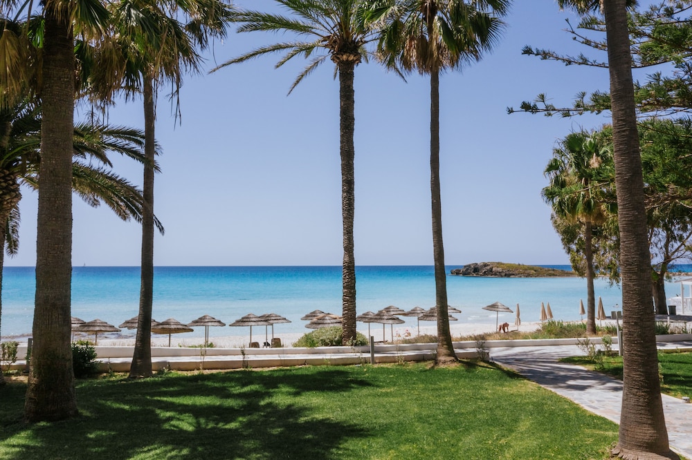 Nissi Beach Resort 72/75