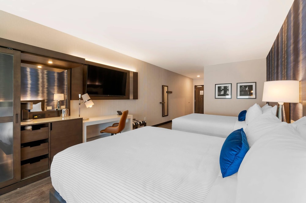 غرفة بسريرين كوين لذوي الإعاقة، Cambria Hotel Detroit Downtown 2/4