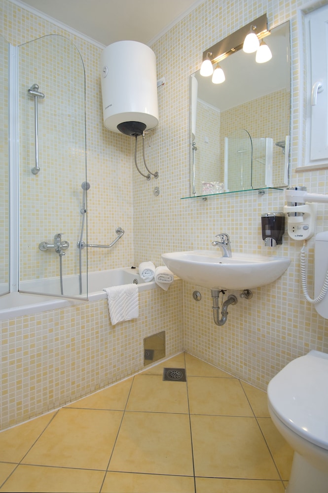 Pharia Aparthotel 24/61