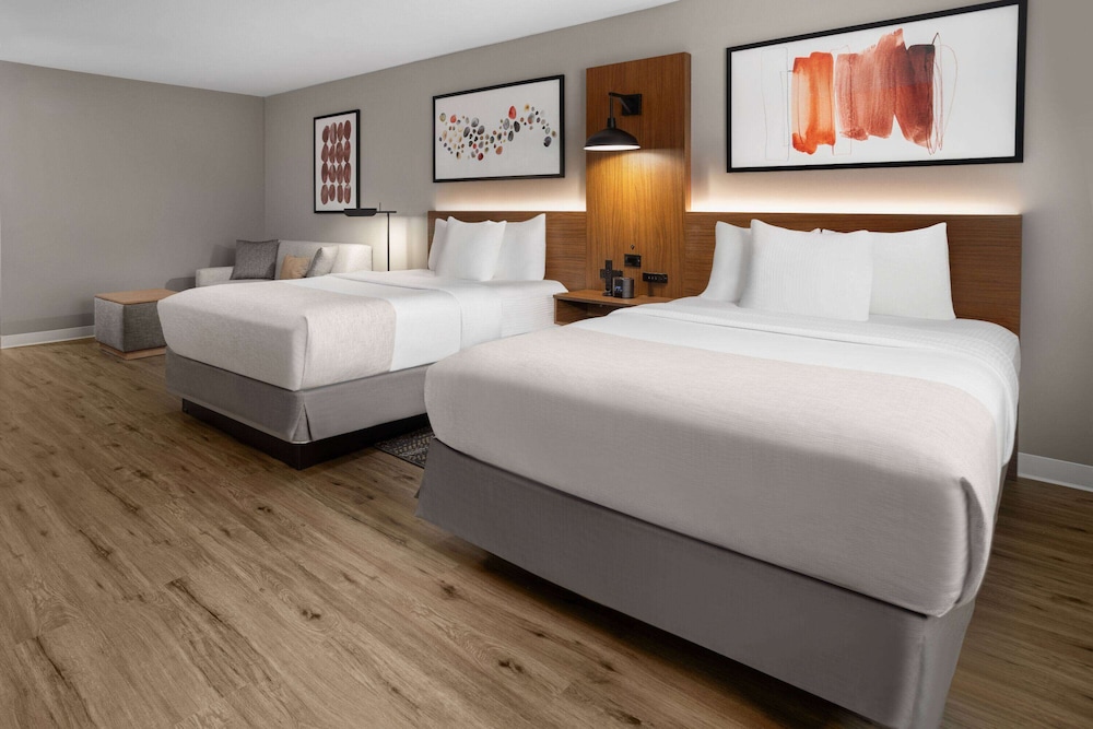 Hawthorn Extended Stay by Wyndham Williston/Burlington 14/38