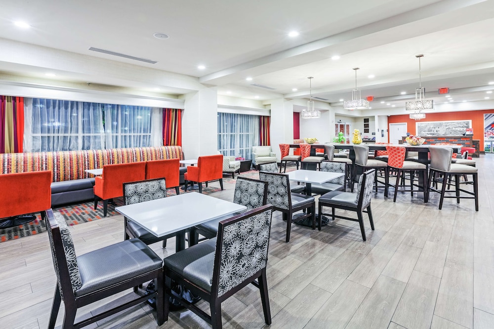 Hampton Inn North Little Rock Mccain Mall 22/30