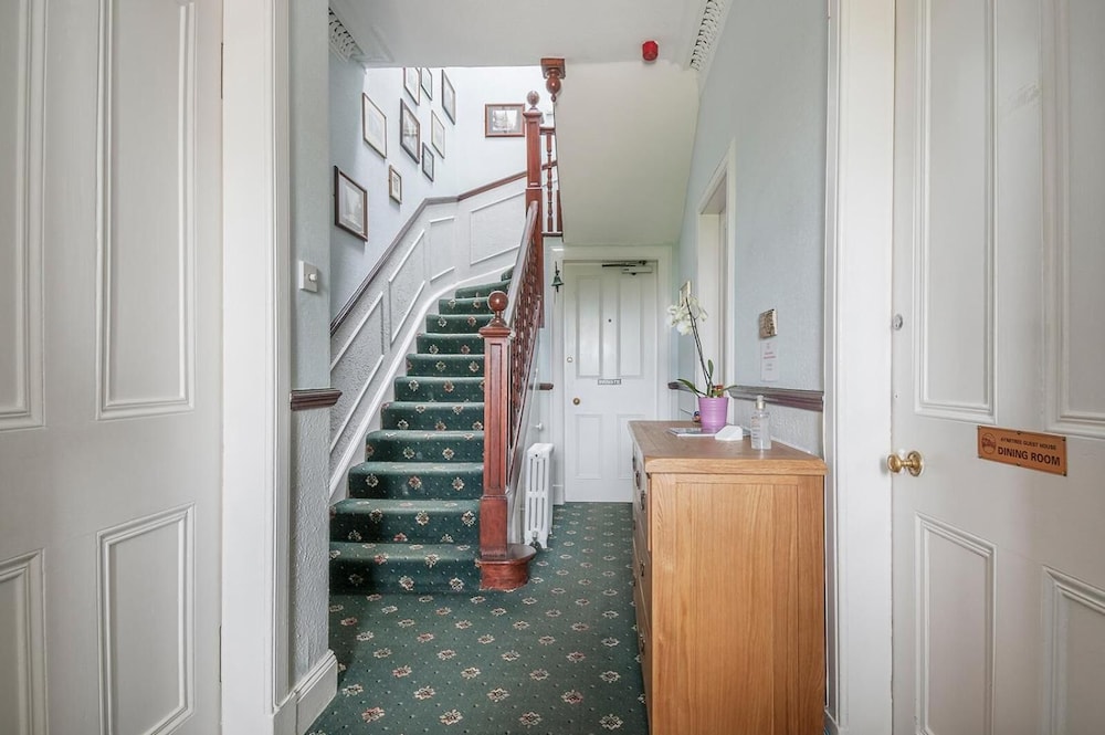 Aynetree Guest House 2/50