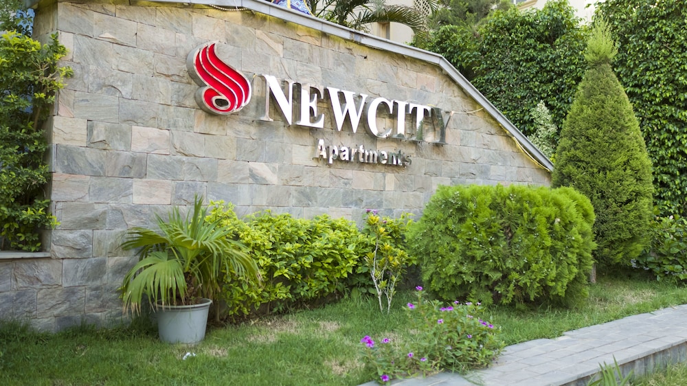 Newcity Suites Apartments 2/50