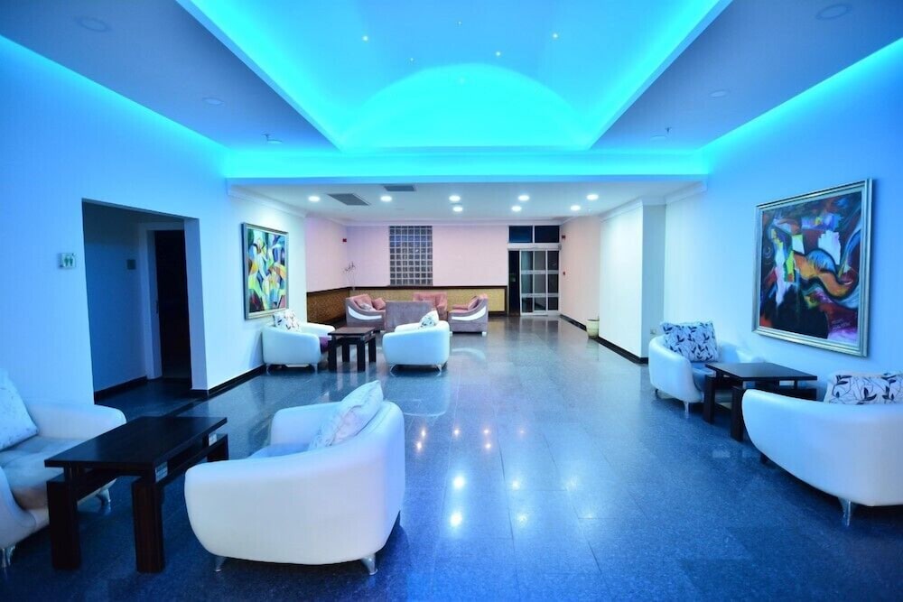 Ananas Hotel 23/33