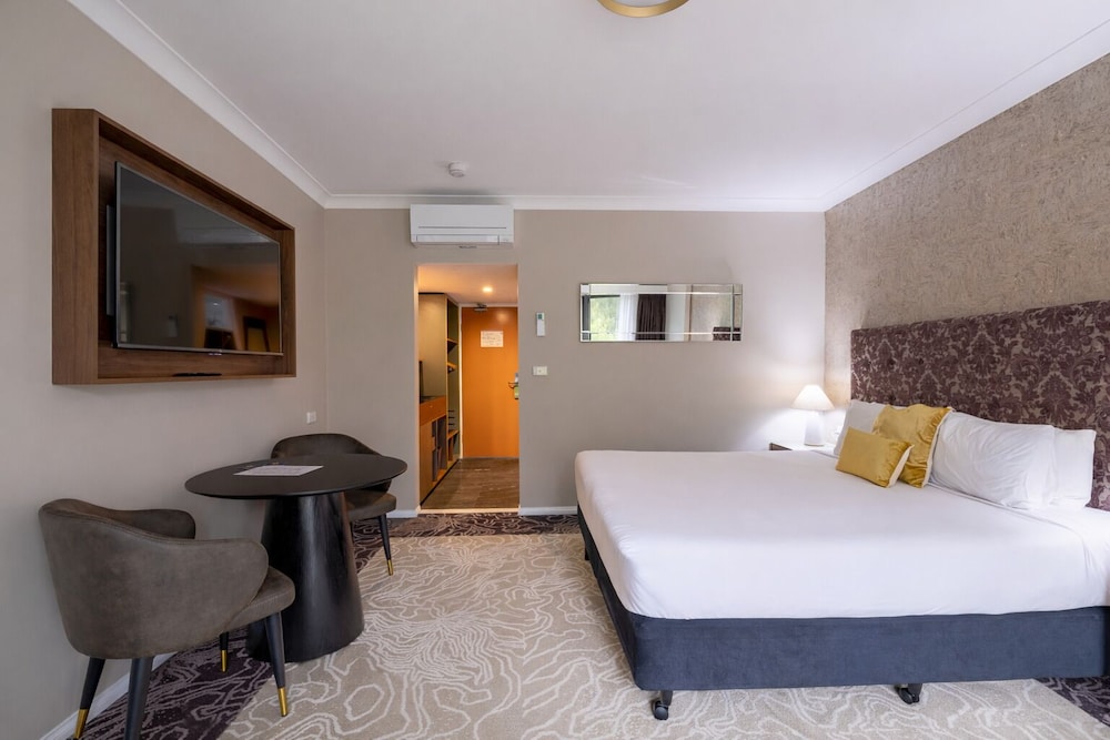 BERRY VILLAGE BOUTIQUE MOTEL 14/49