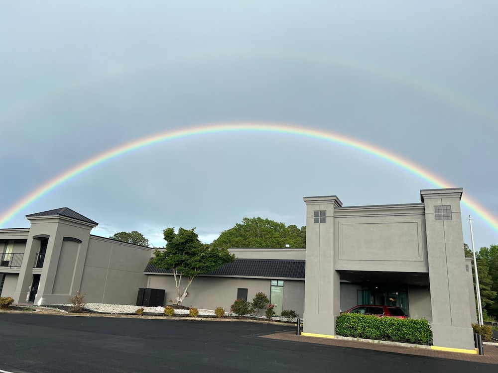 Travelodge by Wyndham Suffolk 2/15